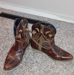 Dingo cowgirl booties